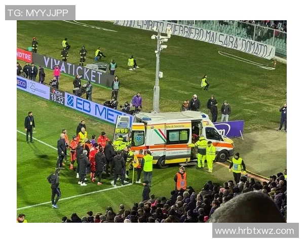 足球员在比赛中突发休克事件引发广泛关注与讨论安全问题